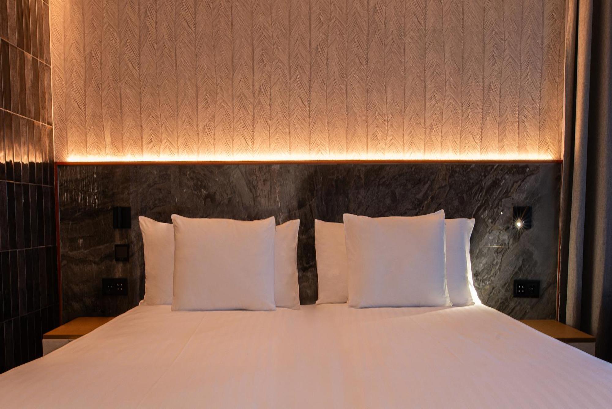 Silken Saaj Maar - Adults Only 4*
